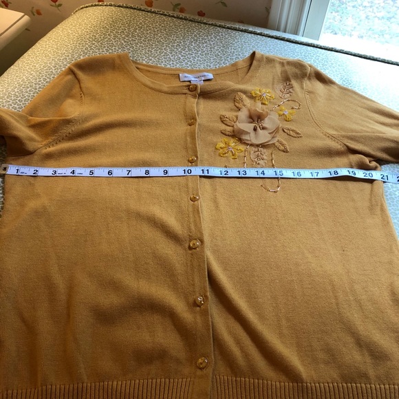 Christopher & Banks Gold Cardigan - Picture 6 of 8